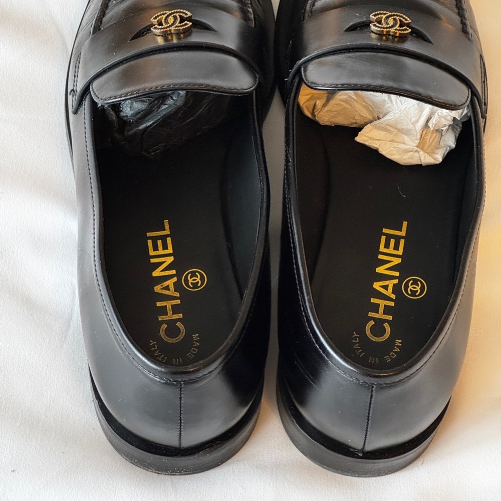 Chanel Black Leather Loafers for Women or Men - Picture 4 of 6